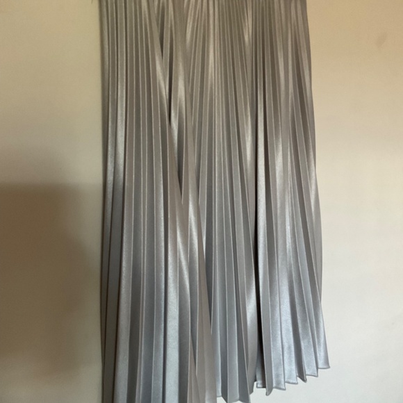 Silver Satin Party Dress with Sequin Waist and Plissé Skirt Size 4P - Picture 3 of 7